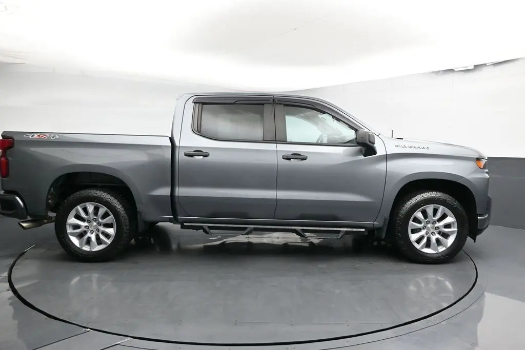 2020 Chevrolet Silverado 1500 Custom photo 9