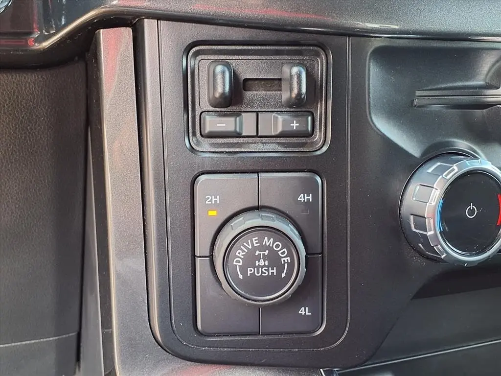 2023 Ford F-150 XLT photo 27