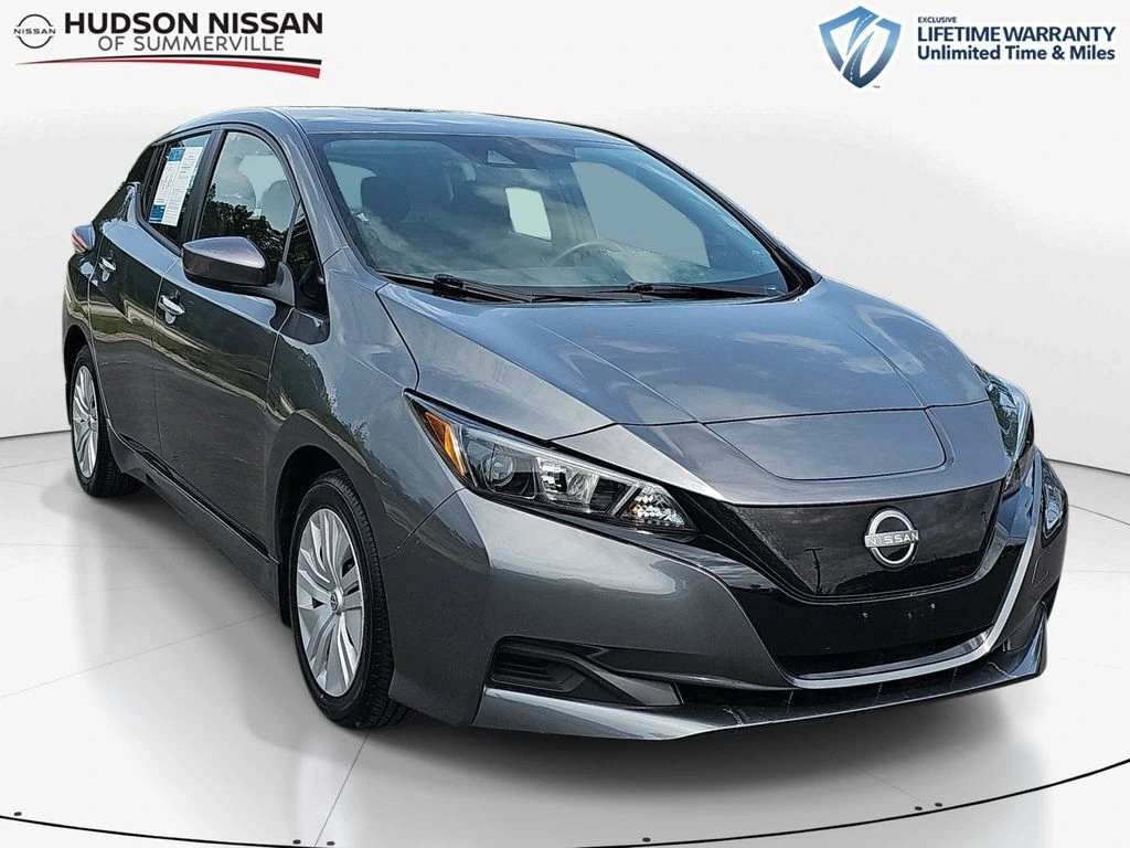 2023 Nissan Leaf S's photo