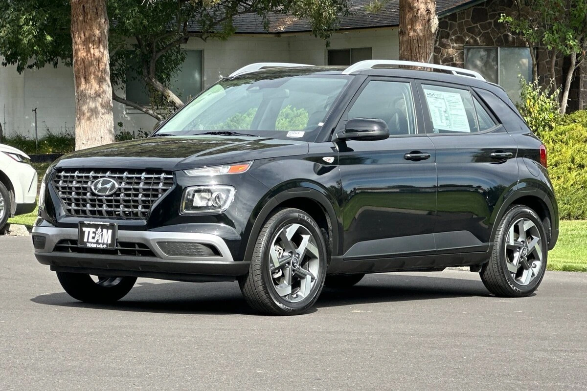 2025 Hyundai Venue SEL - Photo 8