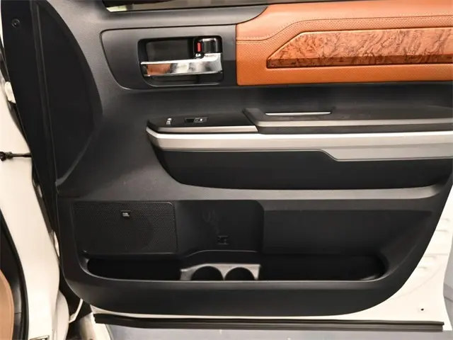 2016 Toyota Tundra Platinum photo 27