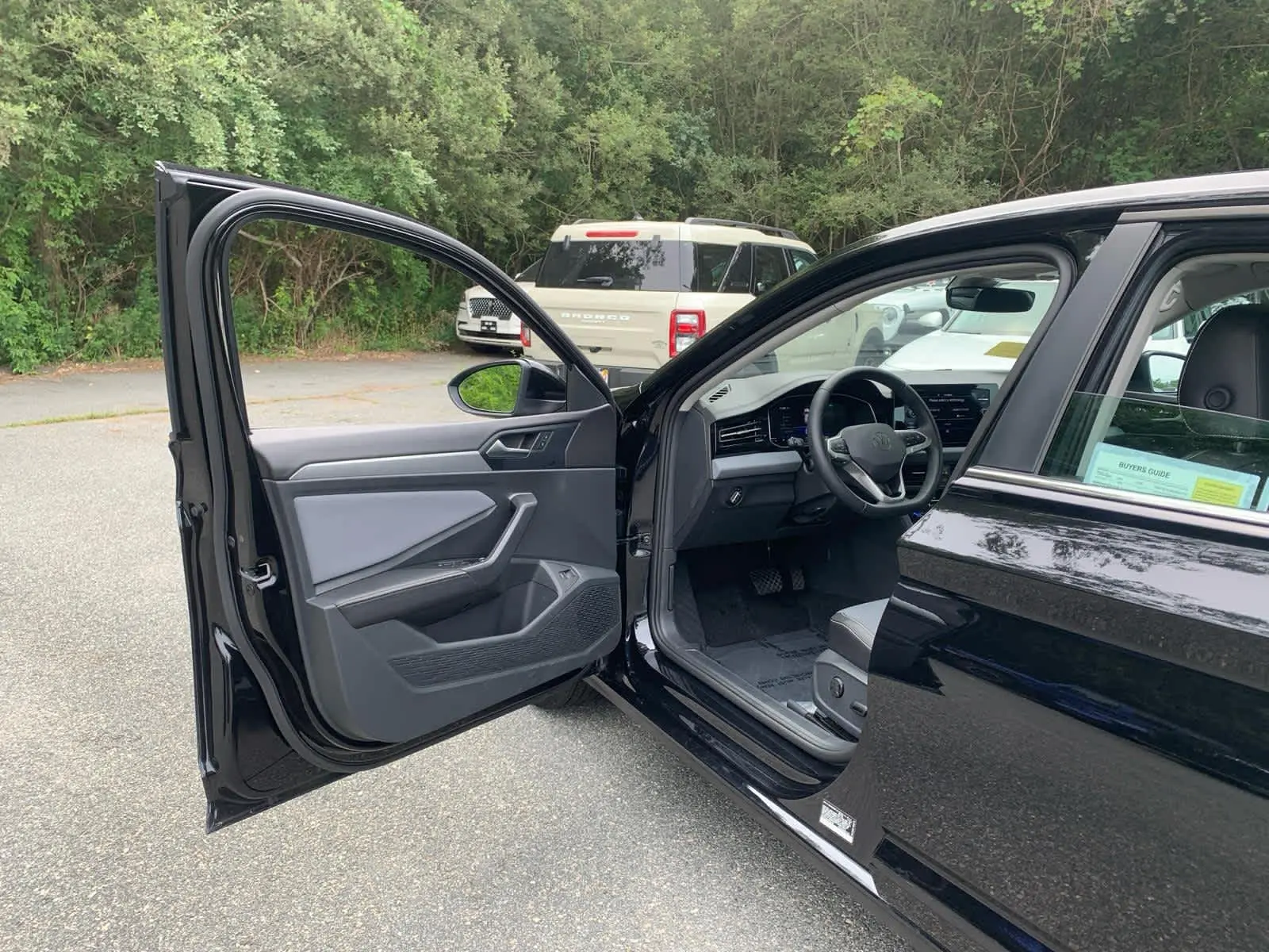 2025 Volkswagen Jetta SE photo 14