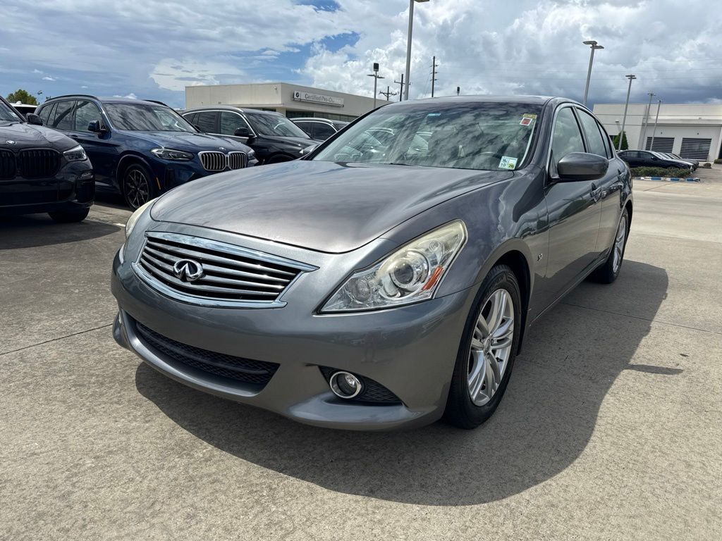 2015 INFINITI Q40 Base