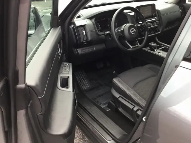 2024 Nissan Pathfinder S 4x4 photo 16