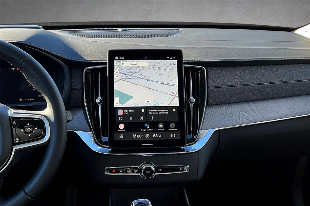 2026 Volvo - image 6