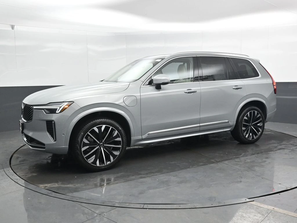 2026 Volvo - image 6