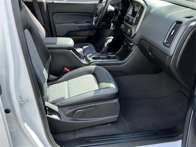 2022 Chevrolet Colorado Z71 photo 22