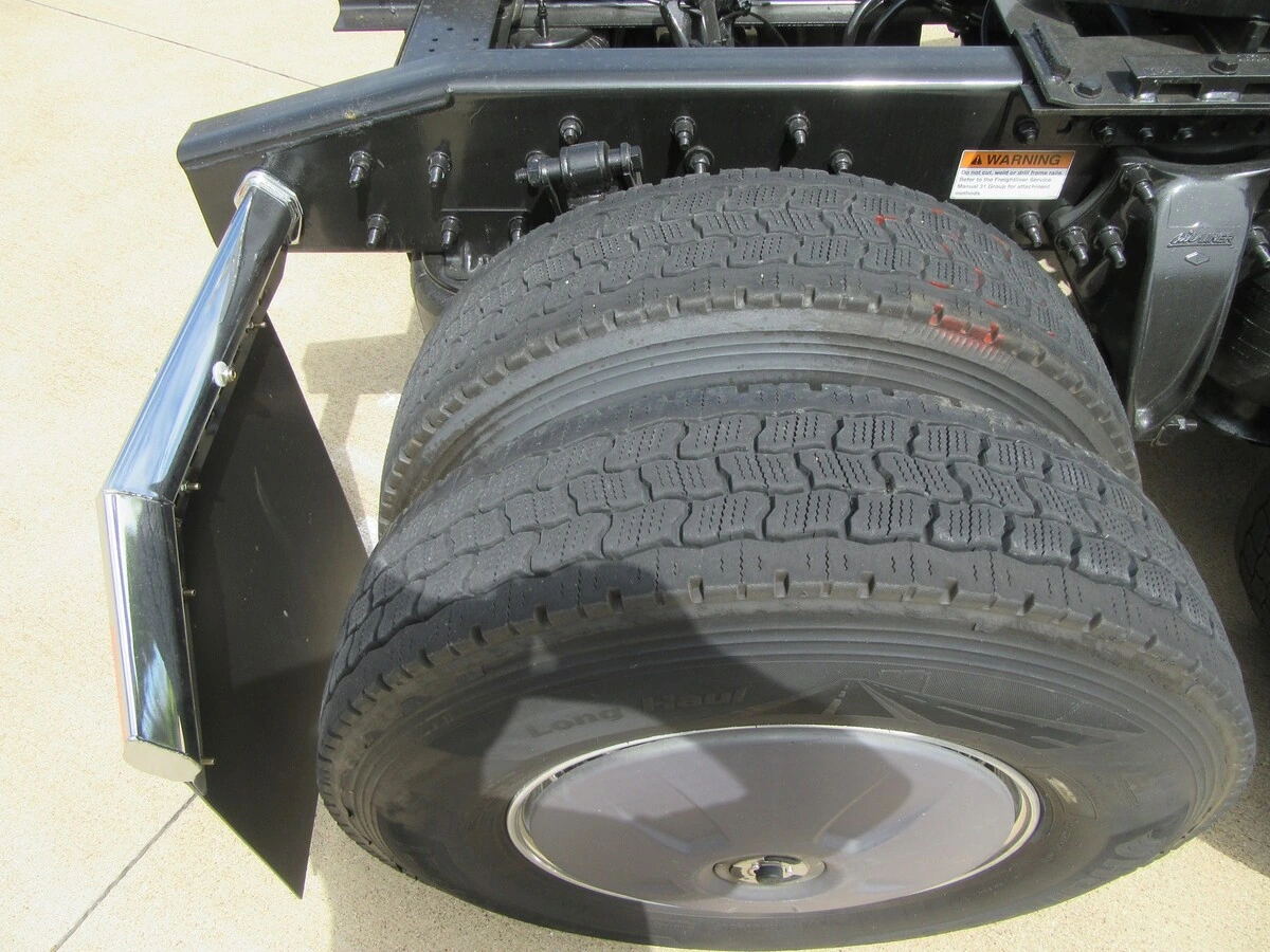 2022 Freightliner Cascadia - image 15