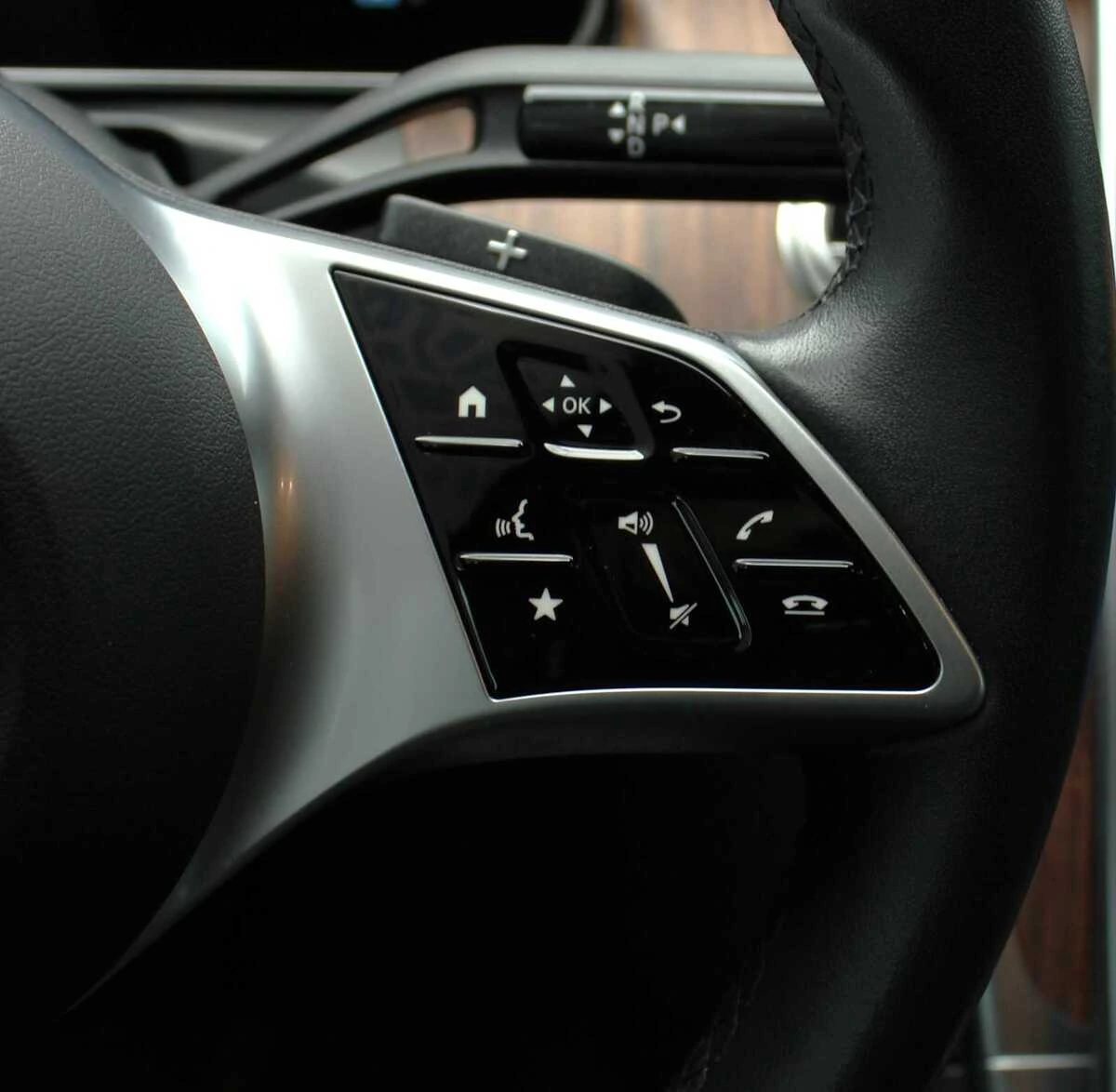 2025 Mercedes-Benz C-Class Sedan C 300 - Photo 30