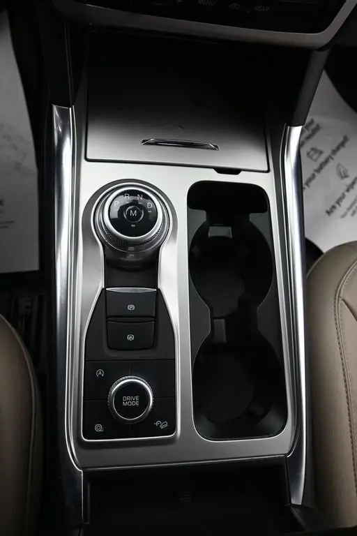 2020 Ford Explorer XLT photo 31
