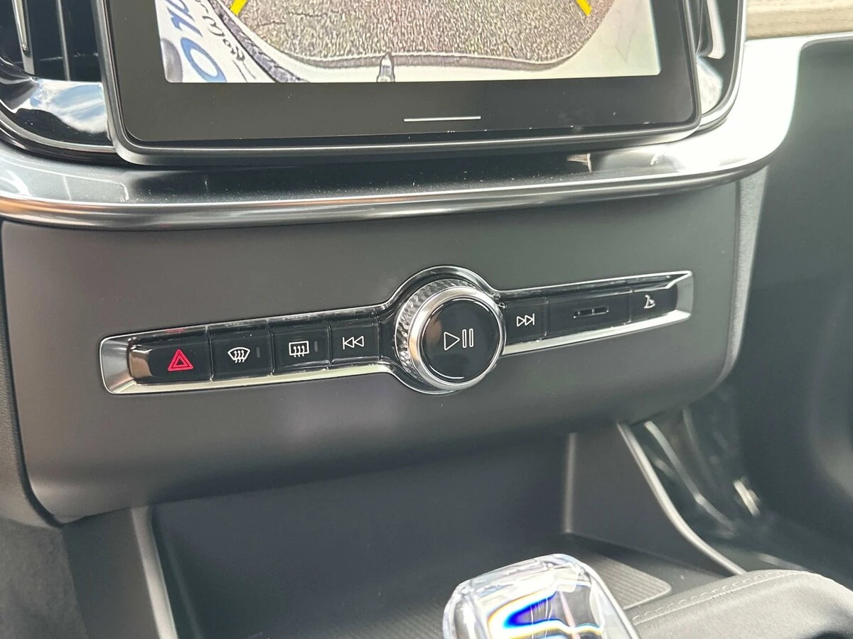 2026 Volvo - image 21