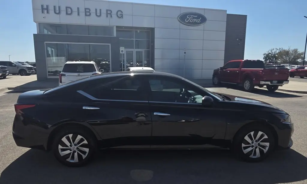 2024 Nissan Altima 2.5 S photo 7