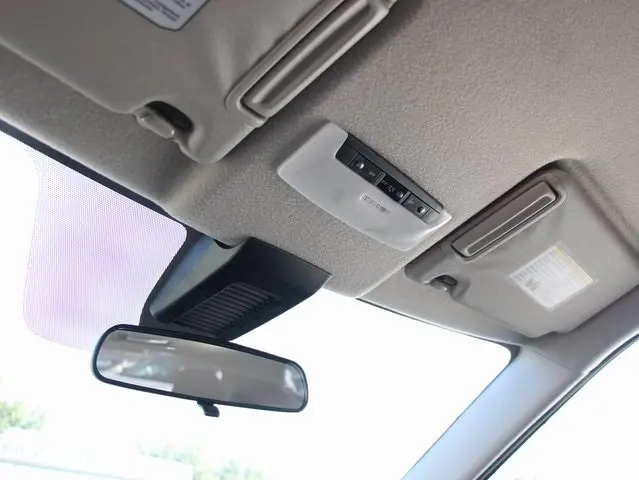 2025 Nissan Kicks Play S photo 16