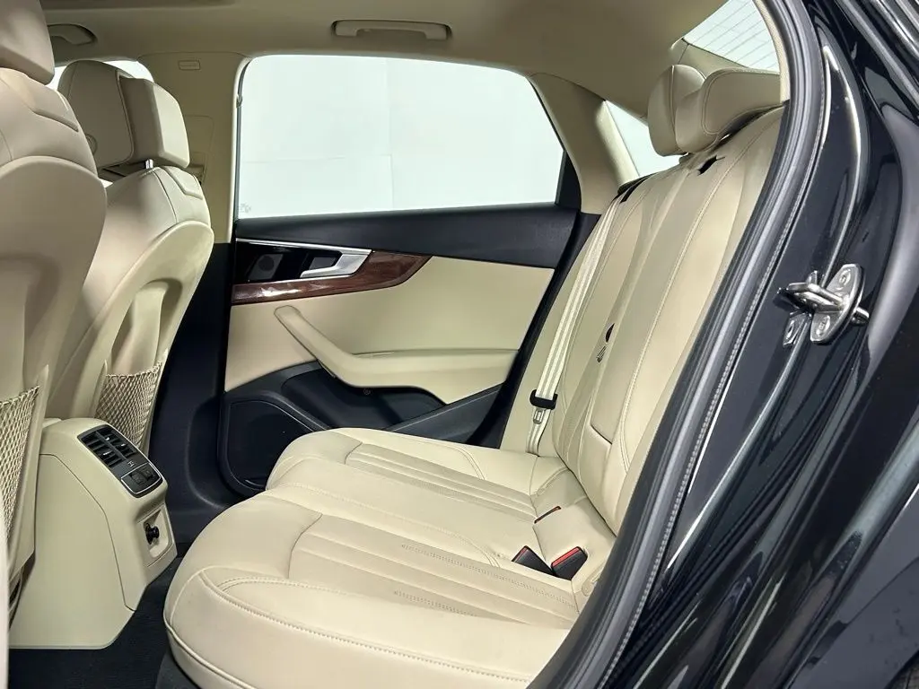 2022 Audi A4 40 Premium Quattro photo 13