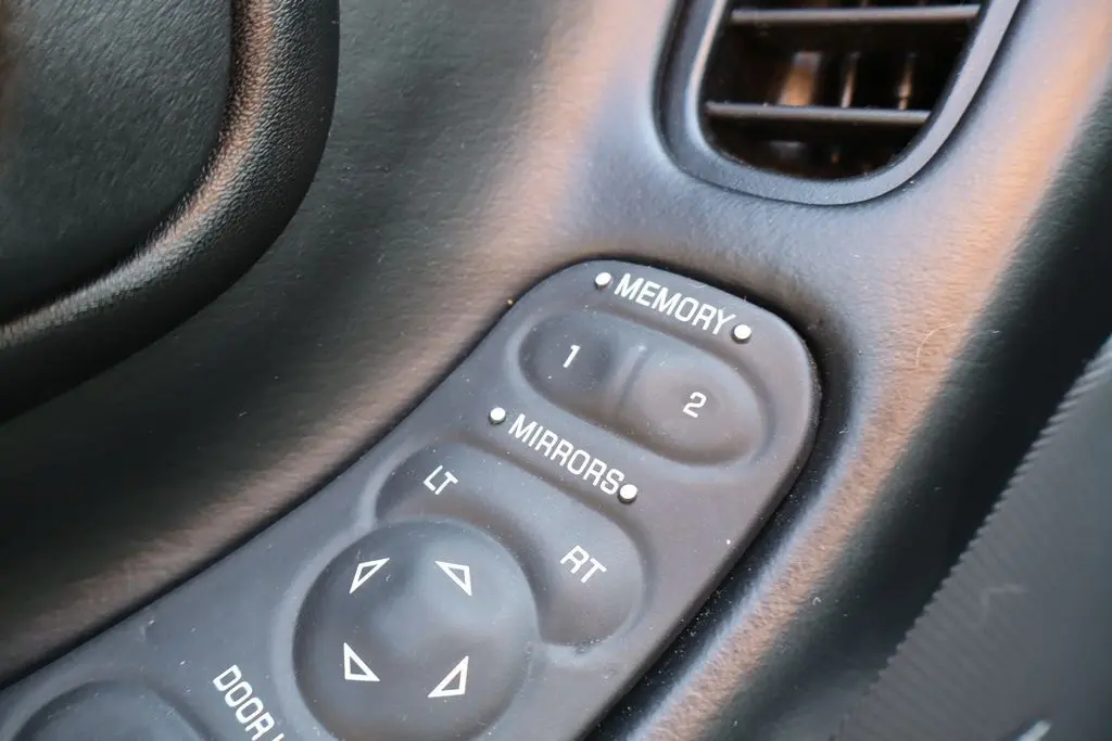 2002 Chevrolet Corvette Base photo 8