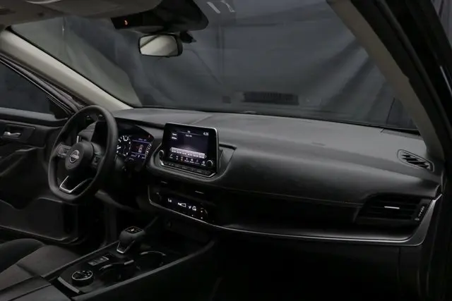 2024 Nissan Rogue SV photo 15