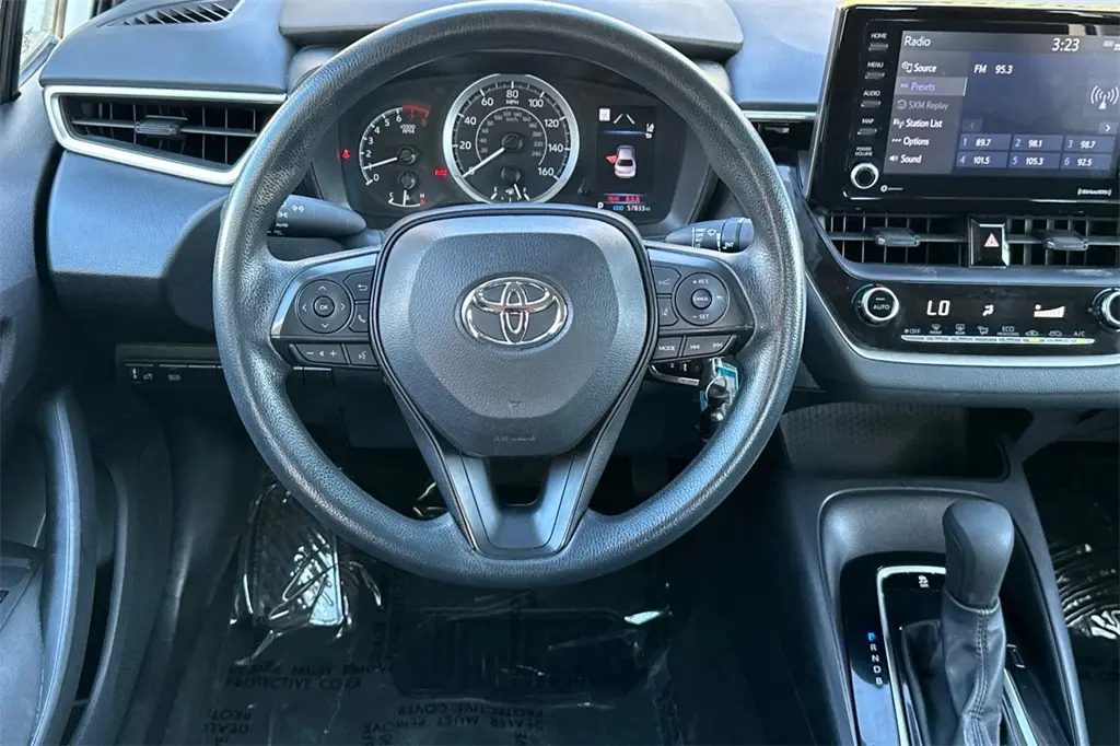 2022 Toyota Corolla LE photo 11
