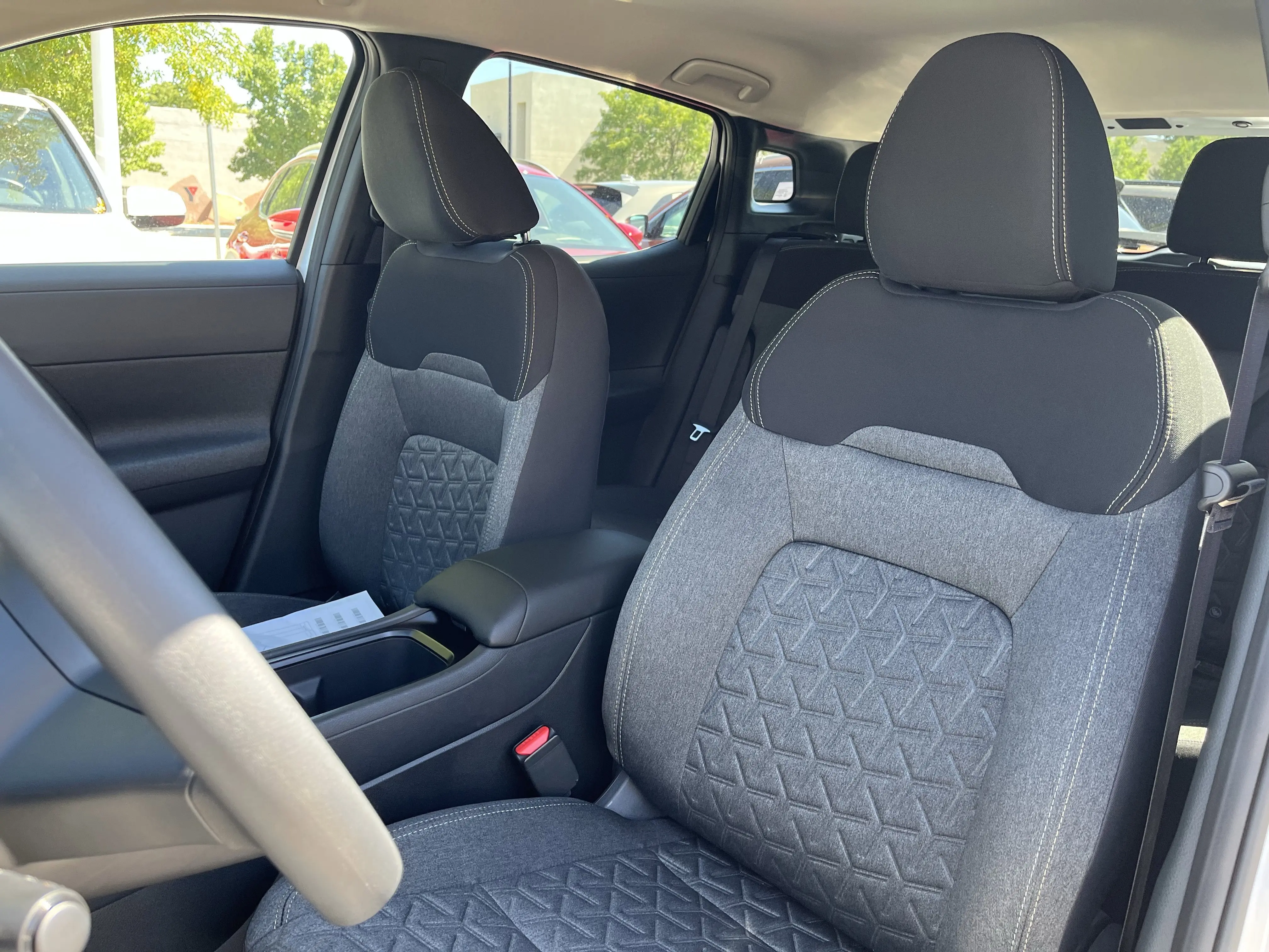 2026 Nissan Kicks SV photo 6