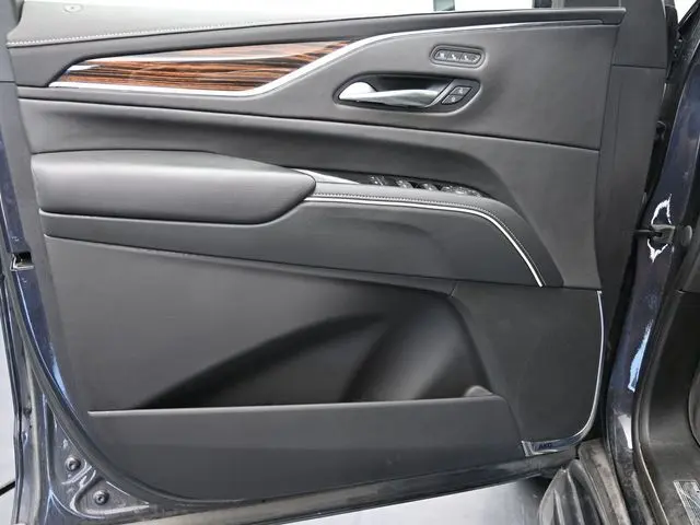 2023 Cadillac Escalade ESV Premium Luxury photo 13