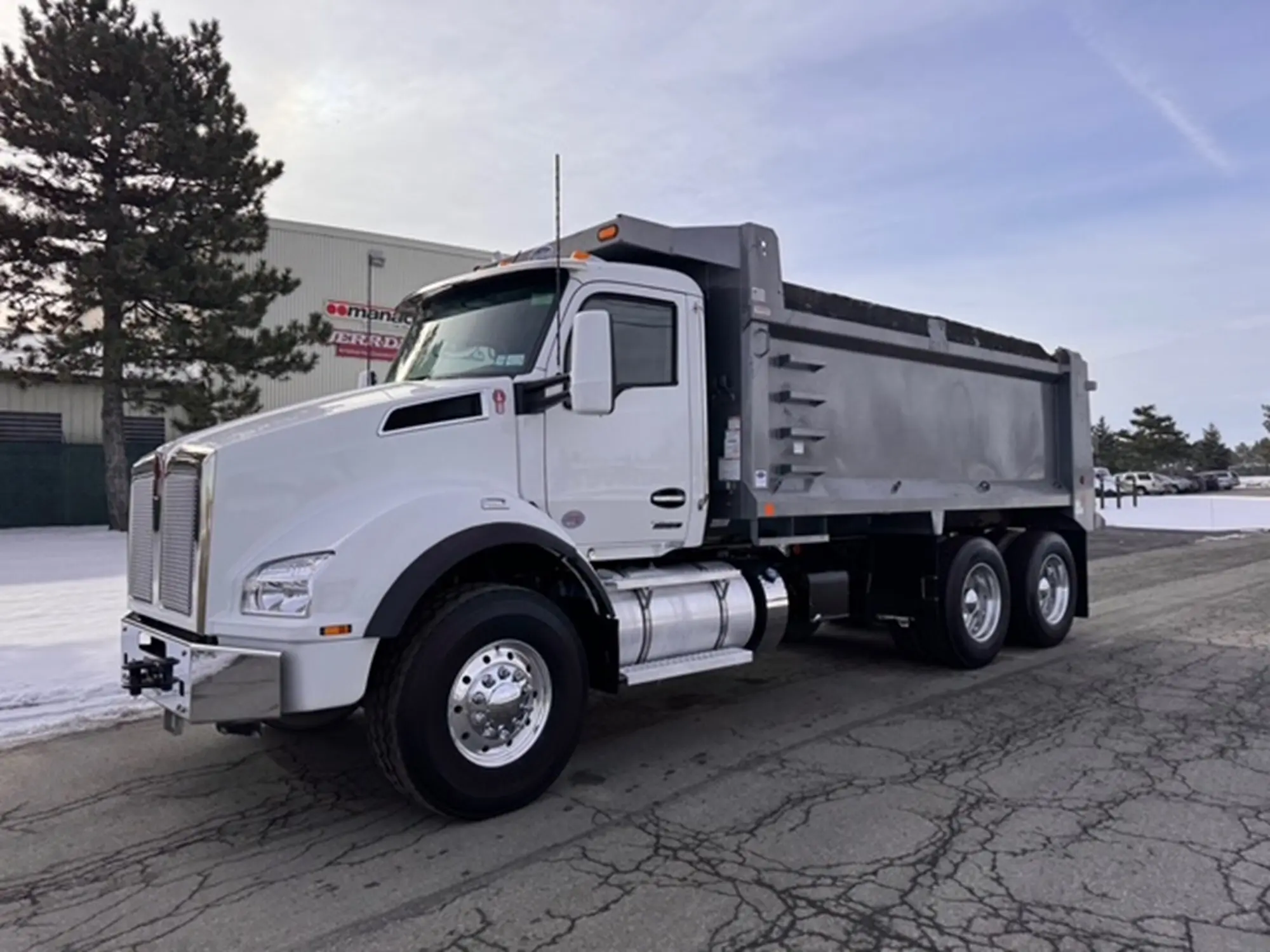 2022 Kenworth T880 in Manchester, NH