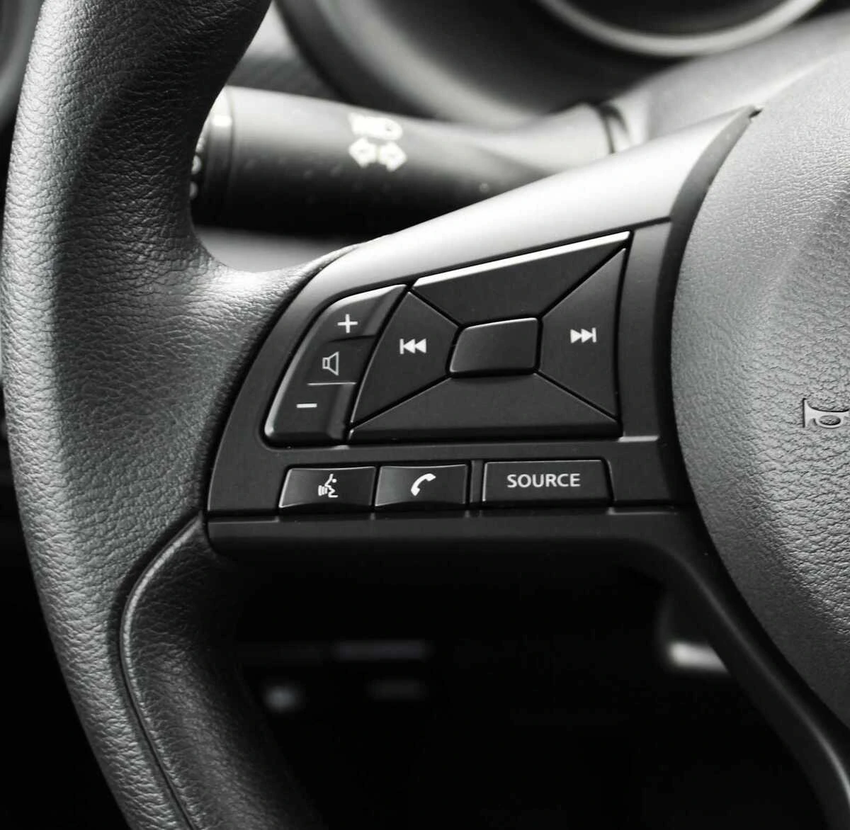 2025 Nissan KICKS PLAY Base - Photo 29