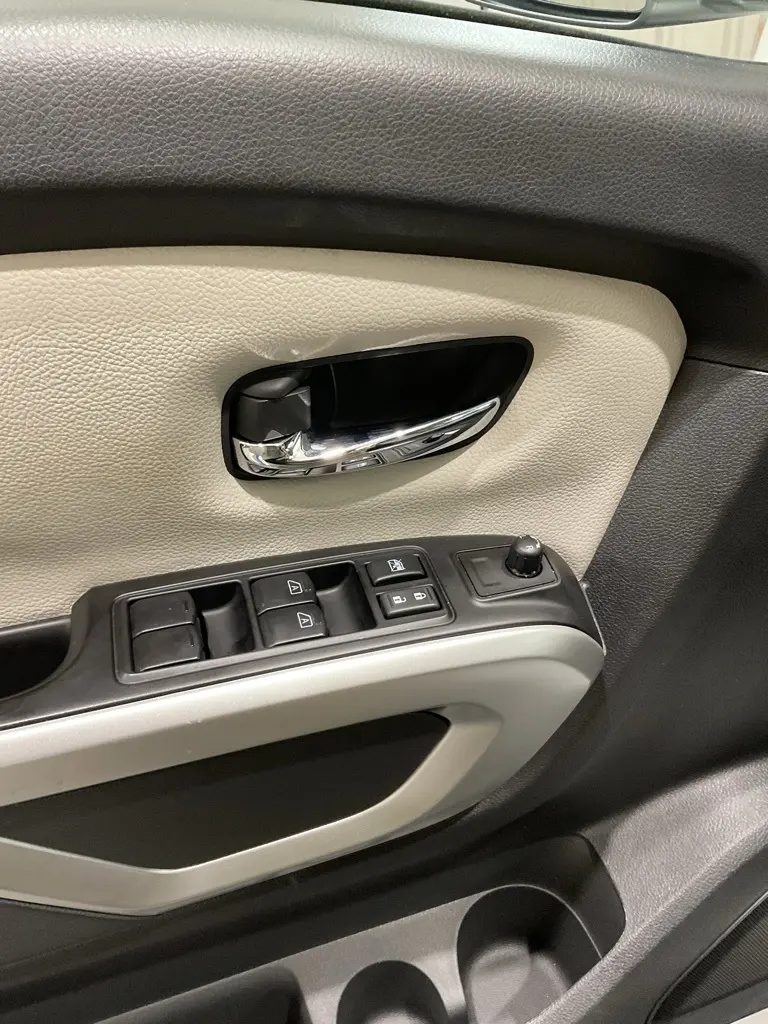 2024 Nissan Titan SV photo 5