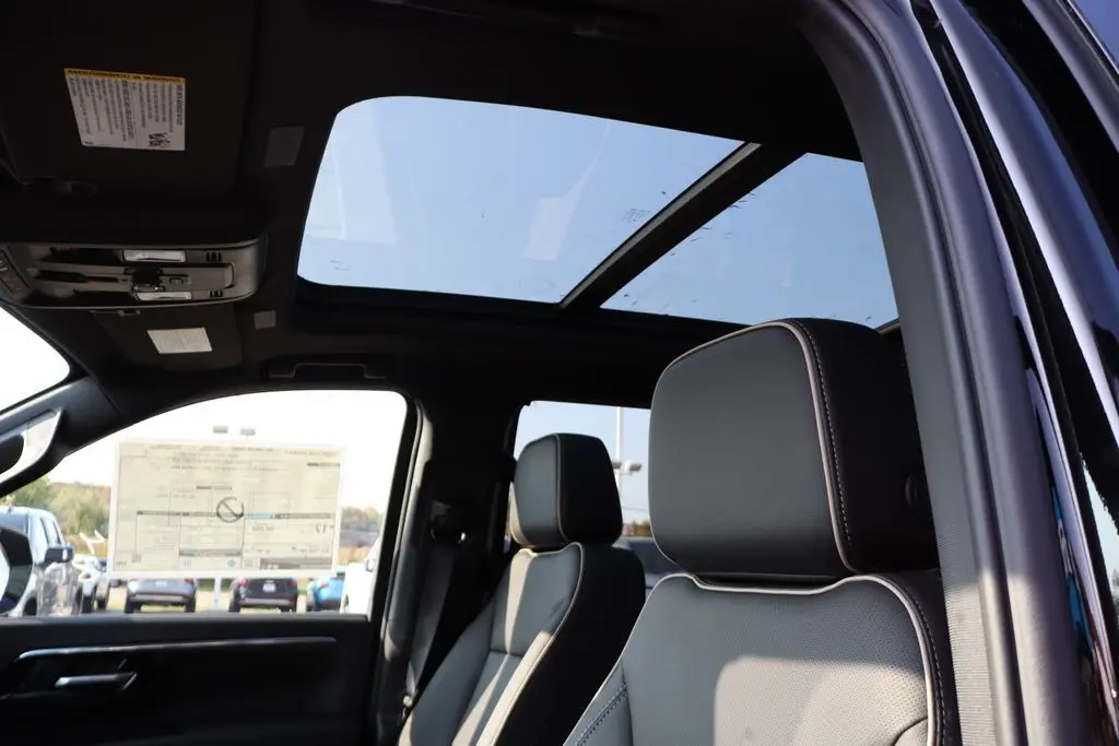 2025 Chevrolet Tahoe Premier photo 26