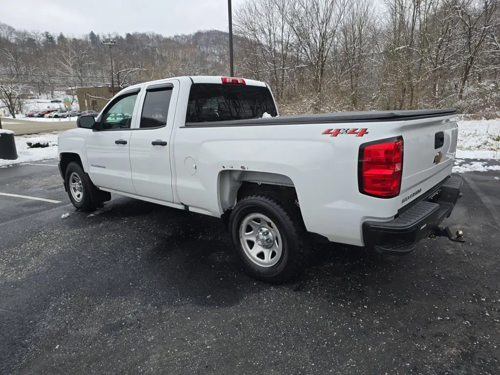 2018 Chevrolet Silverado 1500 photo 3