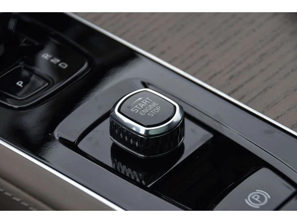 2026 Volvo - image 37