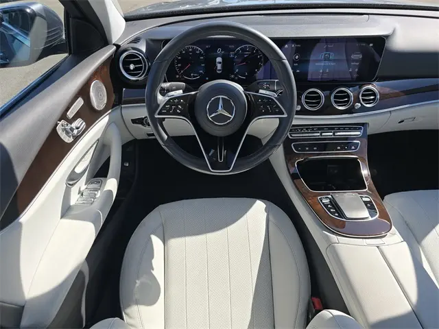 2023 Mercedes Benz E 350 4MATIC photo 4