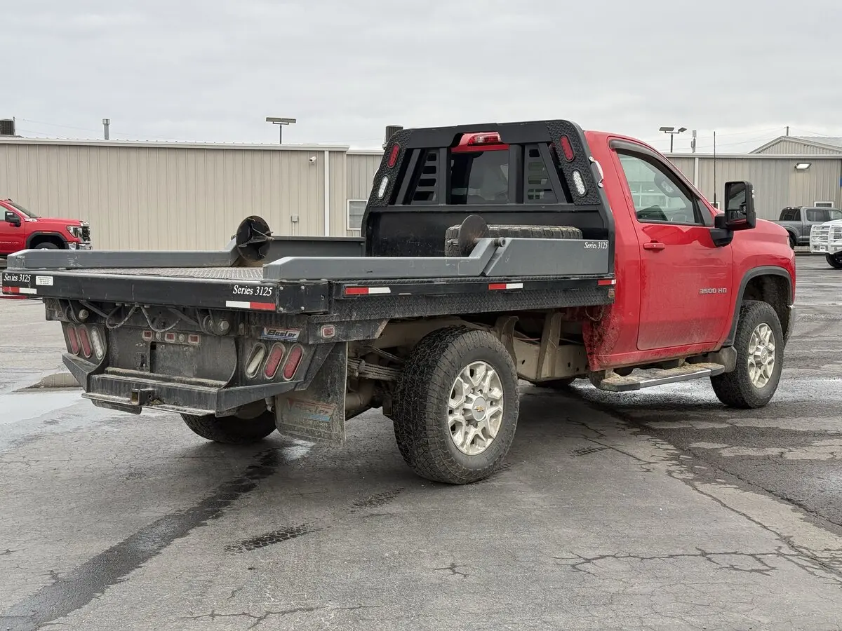 2022 Chevrolet Silverado 3500HD LT photo 3