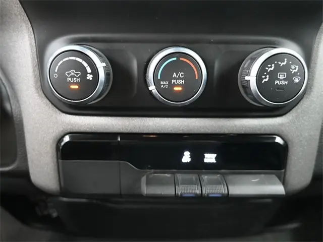 2021 Ram 1500 Tradesman photo 21