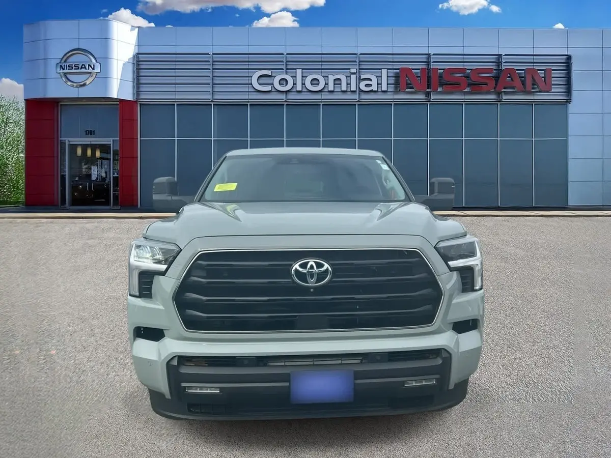 2023 Toyota Sequoia SR5 photo 2