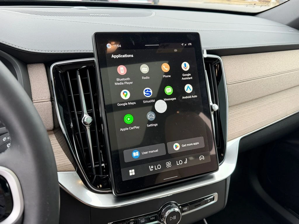 2026 Volvo - image 22