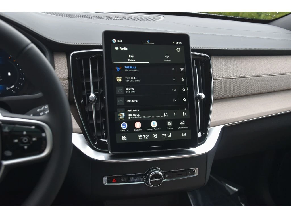 2026 Volvo - image 20