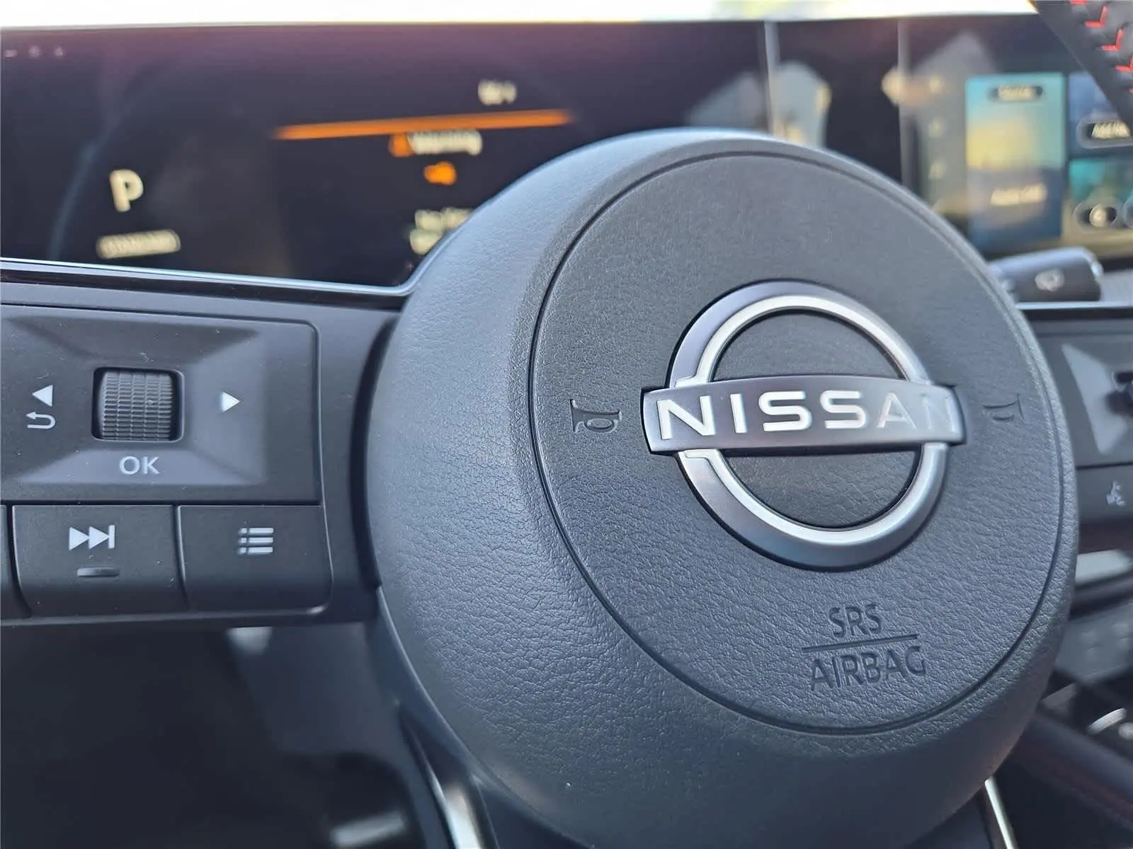2025 Nissan Kicks SR photo 7