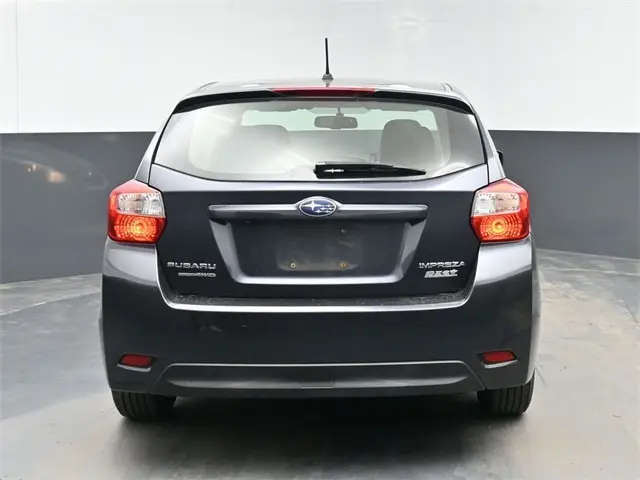 2016 Subaru Impreza 2.0i photo 8