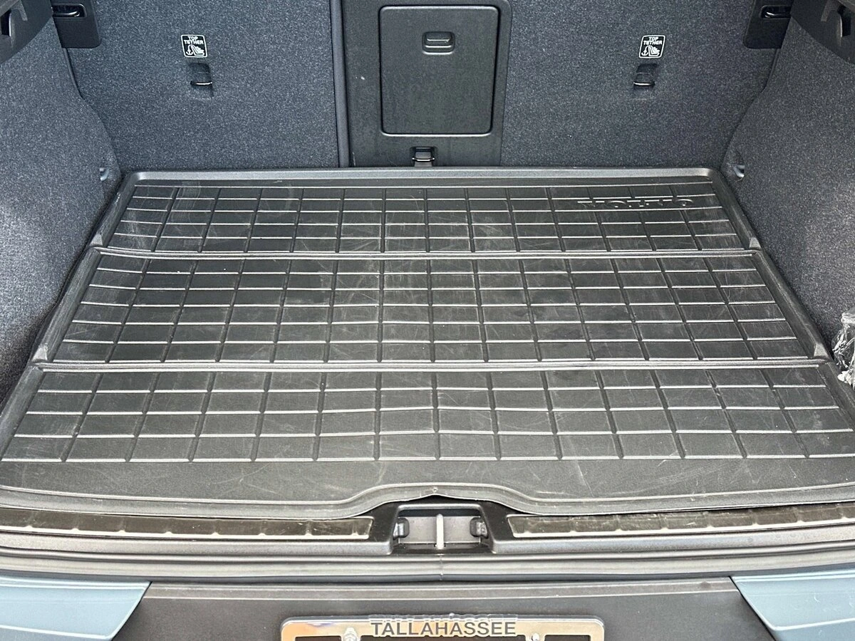 2023 Volvo - image 11