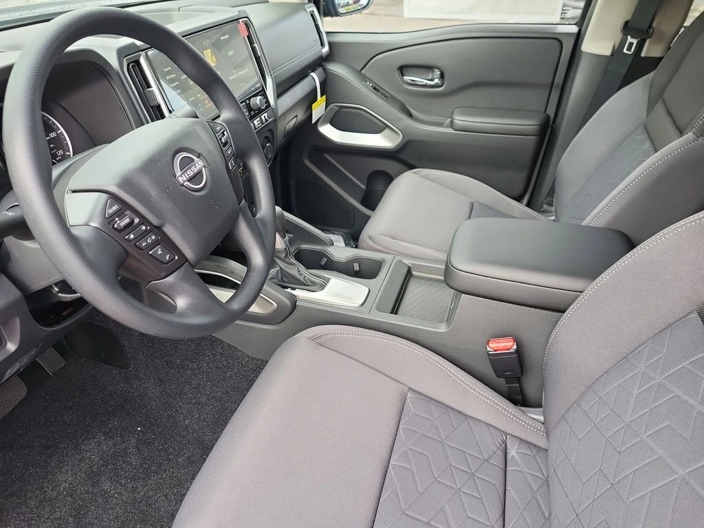 2025 Nissan Frontier SV - Photo 9