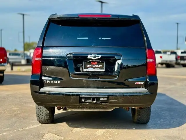 2017 Chevrolet Tahoe LT Z71 photo 3