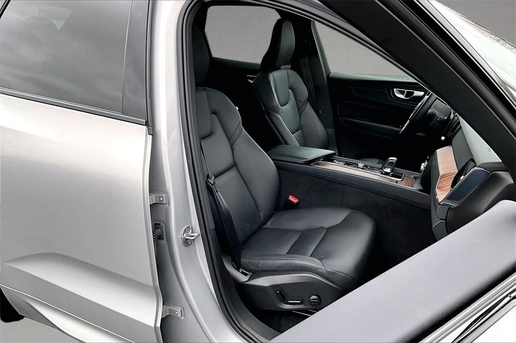 2024 Volvo - image 29