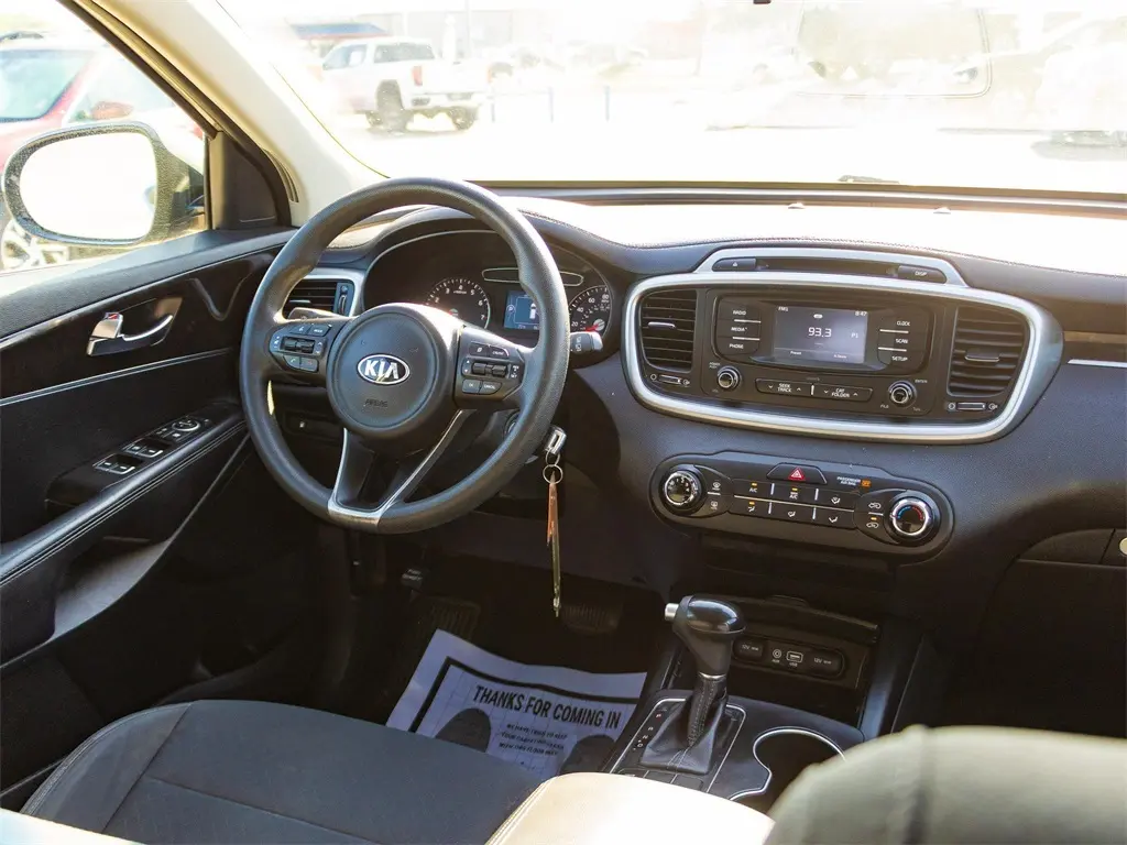 2017 Kia Sorento LX photo 18