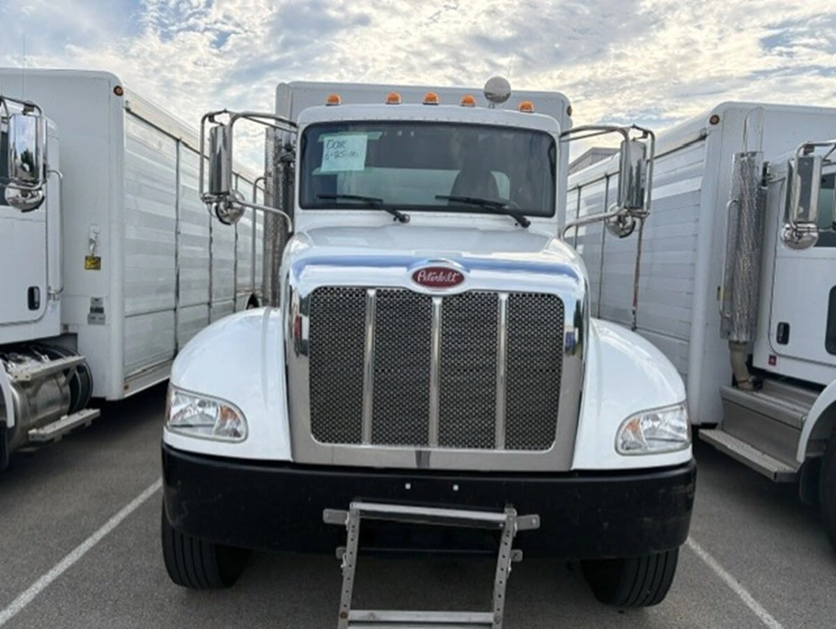 2020 Peterbilt 337 in Lewistown, PA — photo 2