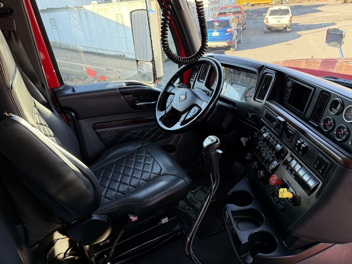 2022 International - image 15