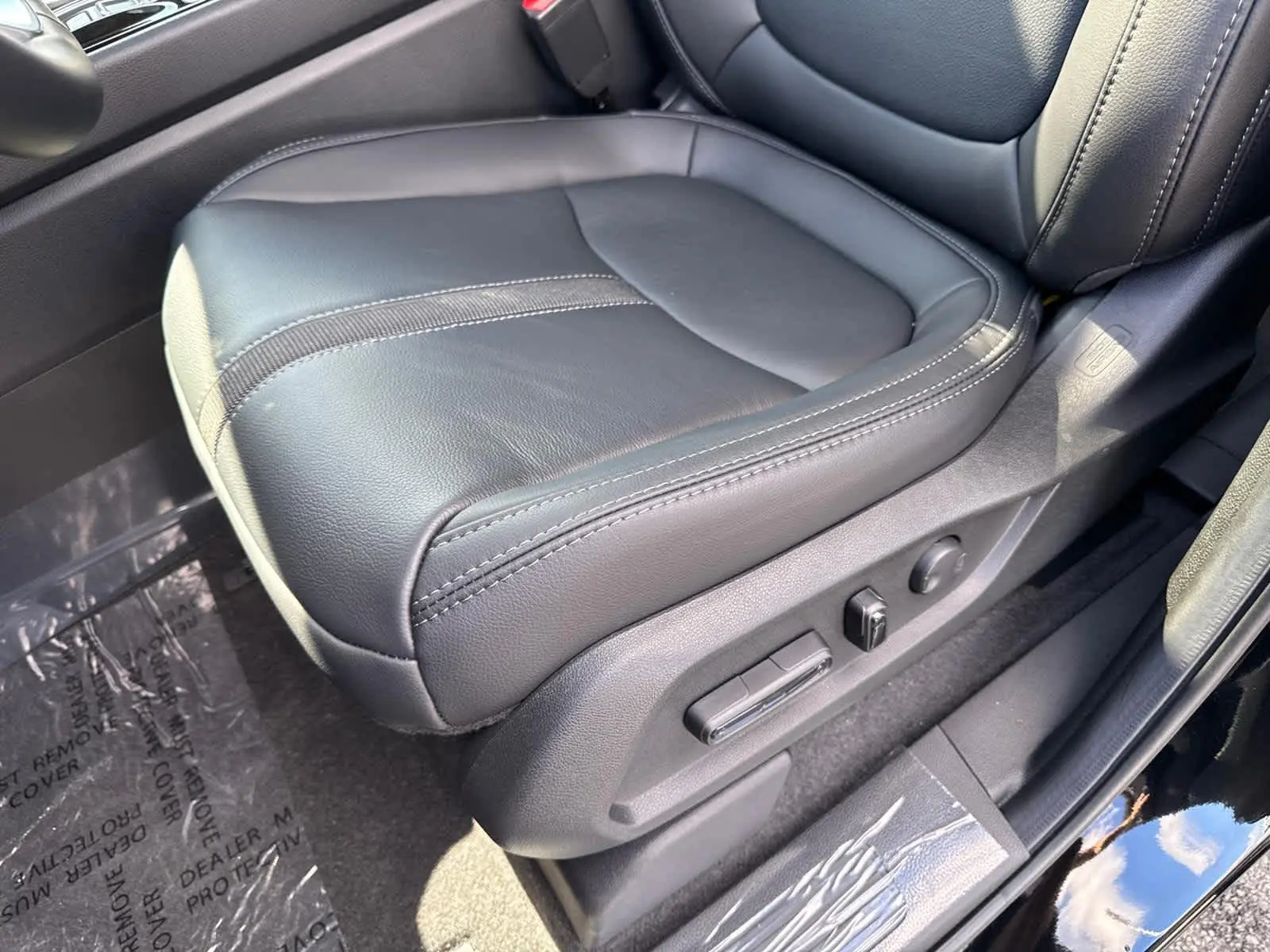 2025 Honda Pilot Touring photo 12