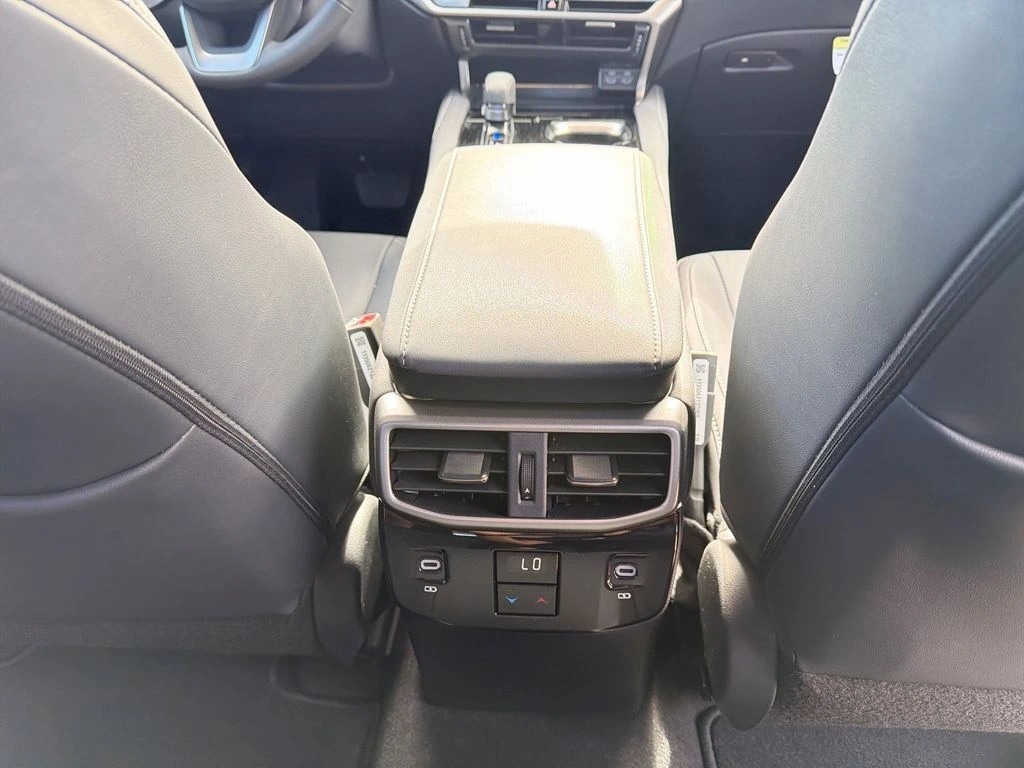 2026 Lexus RX 350 - Photo 18