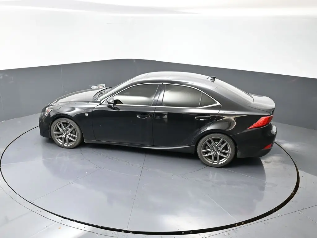 2017 Lexus IS 300 photo 14