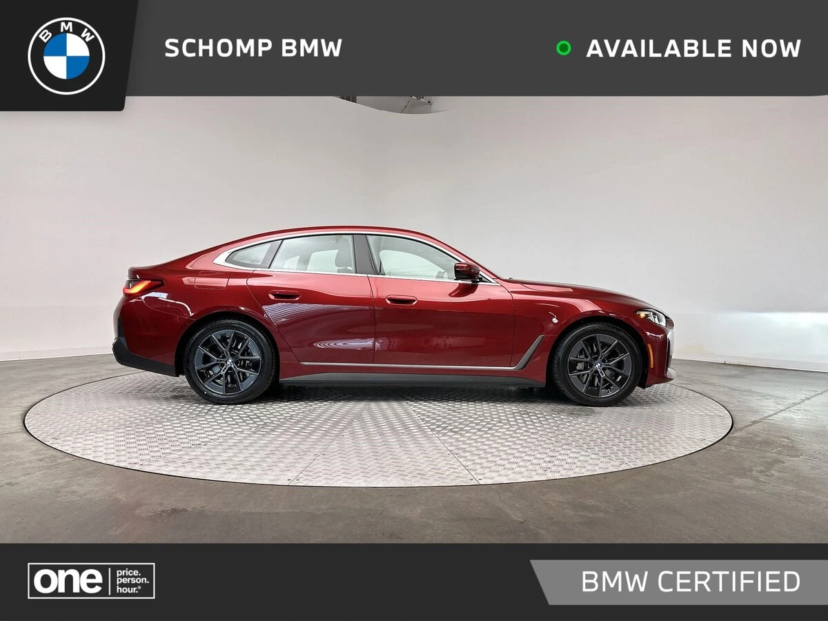 2025 BMW i4 40's photo