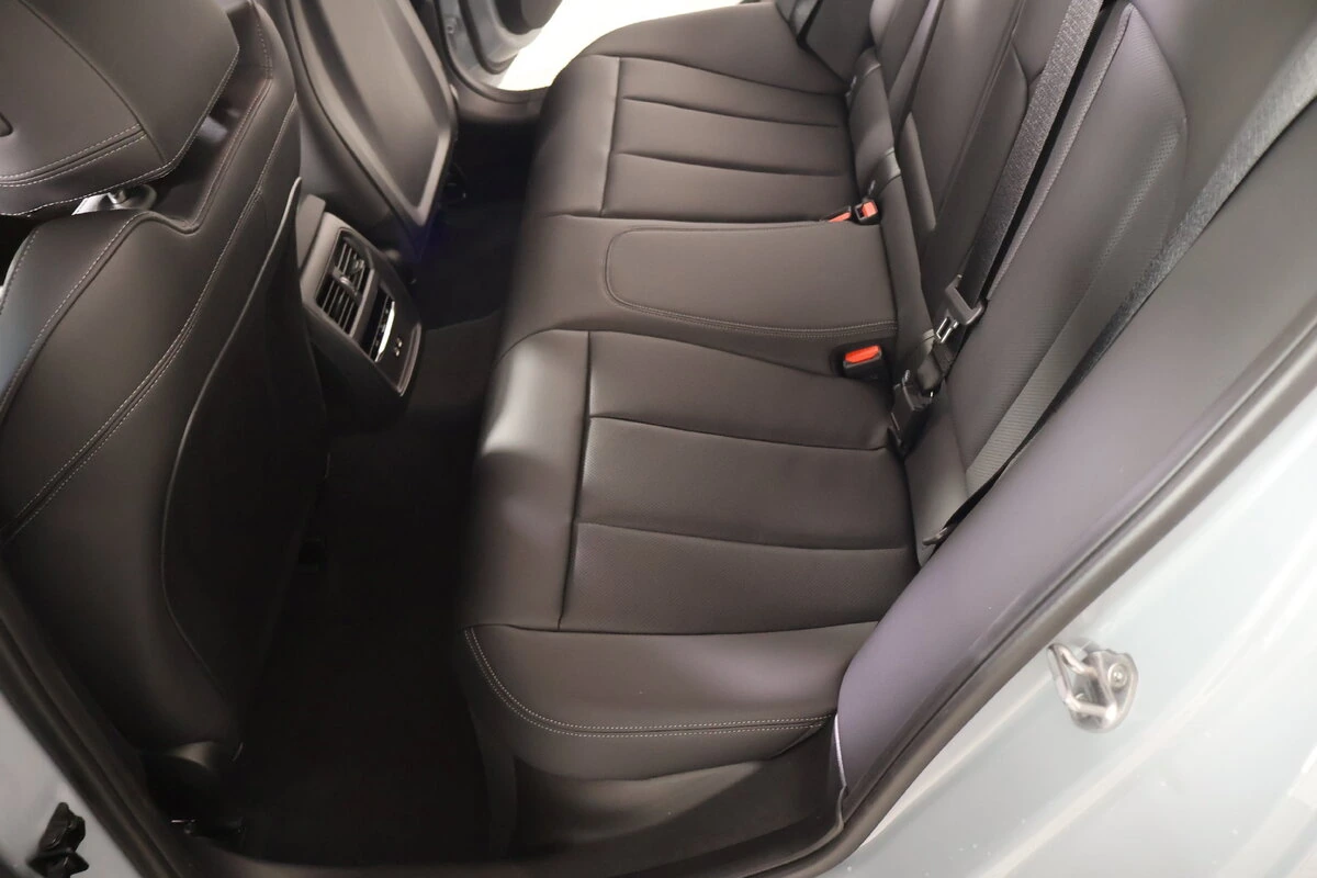 2026 BMW 3 Series 330i - Photo 12