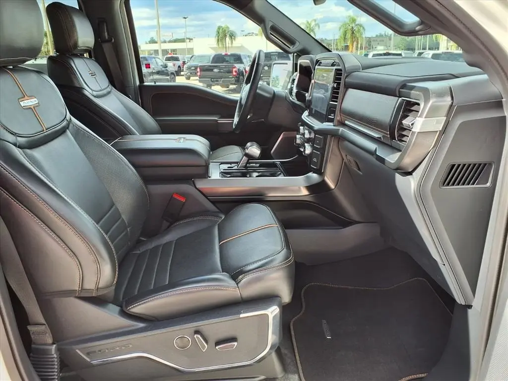 2023 Ford F-150 Platinum photo 13